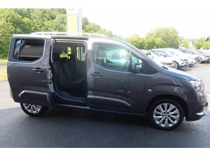 Opel Combo Life E Ultimate 58.500 km 20.990 &euro; Bad Endbach 35080