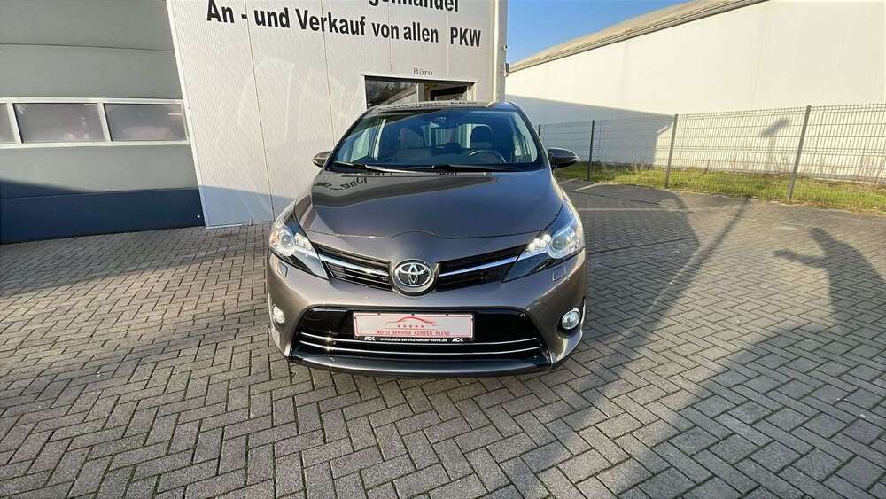 Toyota Verso 81.435 km 14.900 &euro; Bedburg-Hau 47551