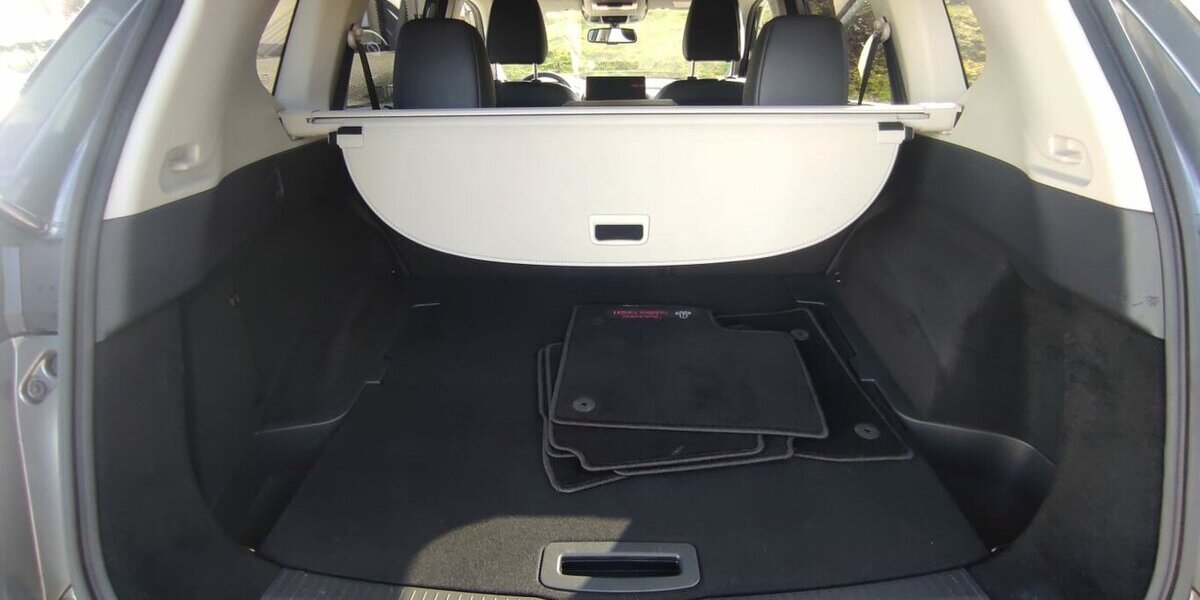Nissan X-Trail e-Power e-4orce Tekna 4x4 35.698 km 33.000 &euro; Höchstenbach 57629