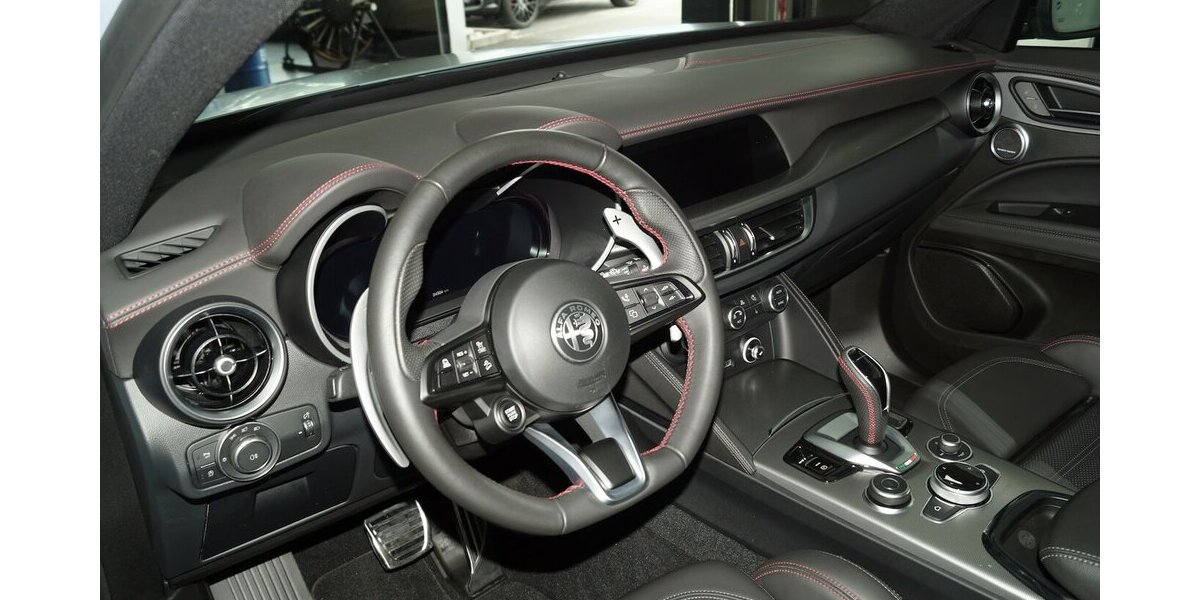 Alfa Romeo Stelvio 2.2 D Competizione Q4 ALLRAD LEDER AHK 45.000 km 37.990 &euro; Lich 35423