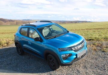 Dacia Spring 19.800 km 10.500 &euro; Bieberstein 09629