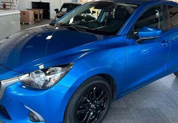 Mazda 2 75.000 km 12.450 &euro; Paderborn 33106