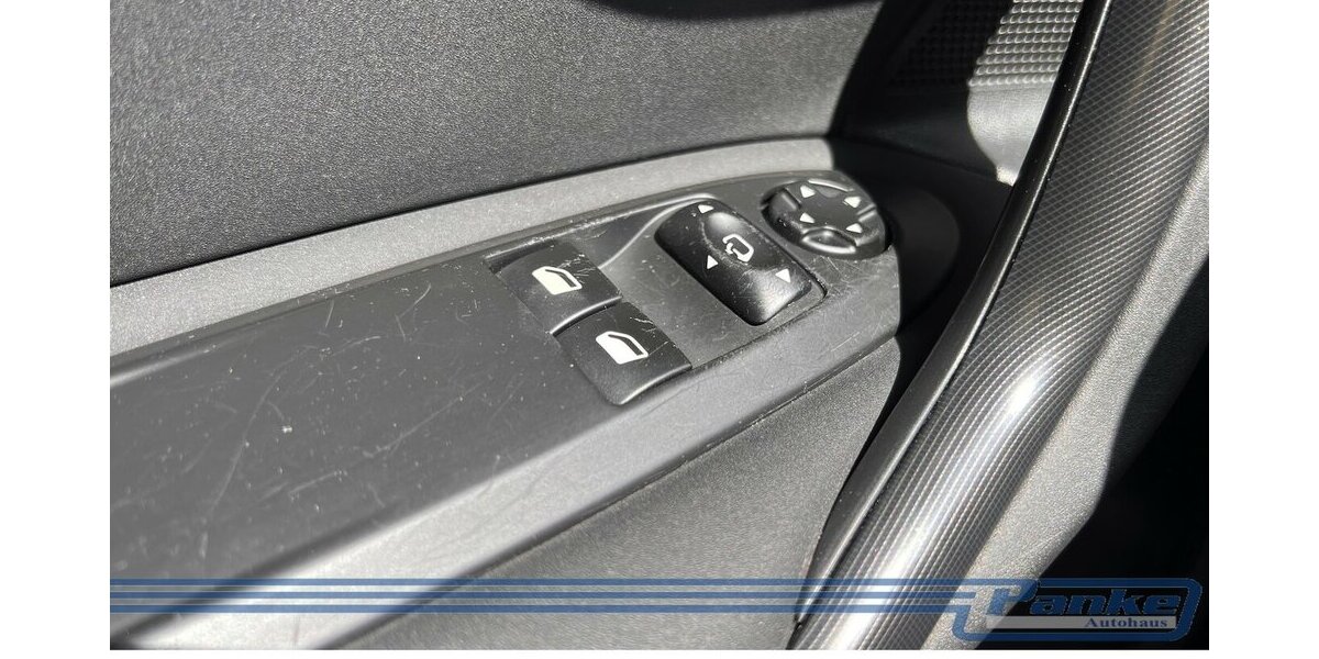 Citroen DS4 1.6 VTi 120 SoChic*SHZ*Massage*BT*Tempo* 150.000 km 5.990 &euro; Berlin 13187