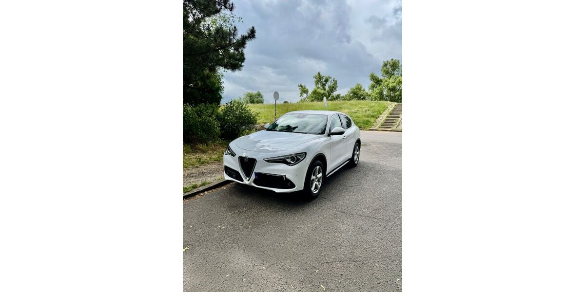 Alfa Romeo Stelvio 171.000 km 15.999 &euro; Hamburg 21073
