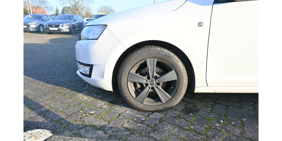 Skoda Rapid Spaceback 1.2 mit NAVI Steuerkette neu!!! 175.000 km 5.600 &euro; Seevetal - Hittfeld 21218