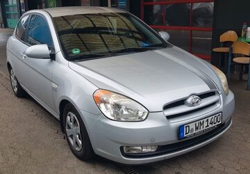 Hyundai Accent 110.000 km 2.799 &euro; Düsseldorf 40231