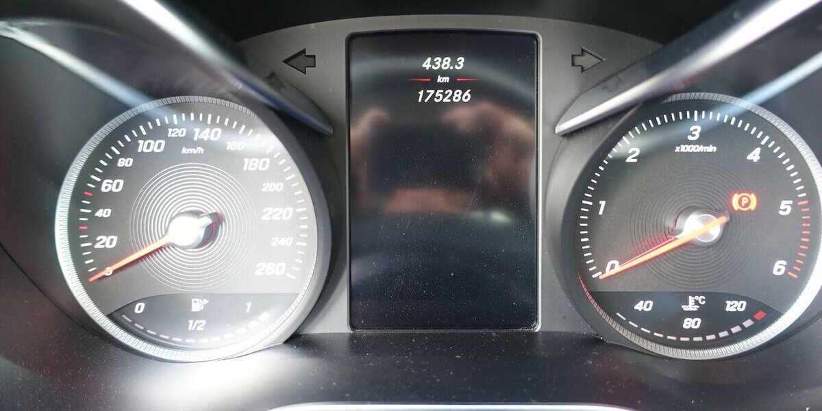 Mercedes-Benz C 250 Lim. 4Matic BlueTEC / d Distr. LED Burmester 175.800 km 19.950 &euro; Neumarkt/OPf 92318