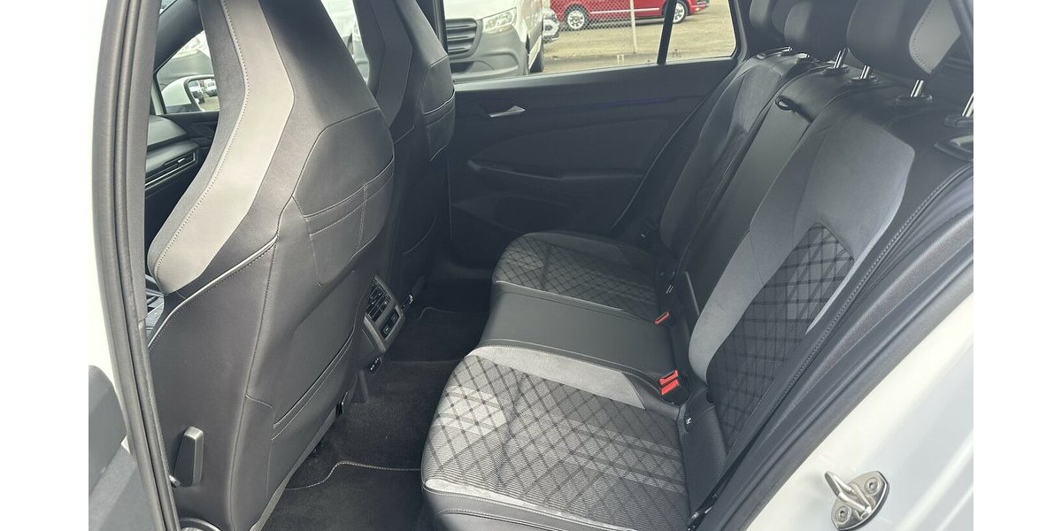 VW Golf Variant R-Line Navi Winterpaket 85.883 km 18.900 &euro; Mainz 55122