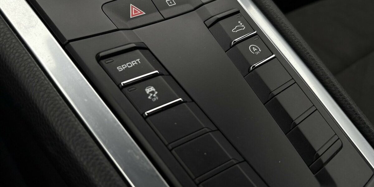 Porsche Cayman 718 KAMERA/NAVIGATION/SITZHEIZUNG 14.510 km 59.900 &euro; Villingen-Schwenningen 78054