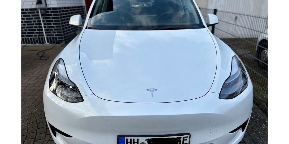 Tesla Model Y 32.600 km 31.800 &euro; Hamburg 22523