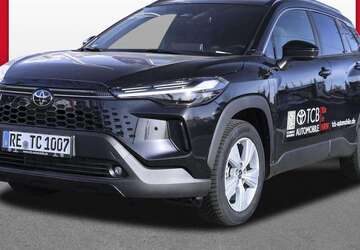 Toyota Corolla Cross 1.111 km 39.989 &euro; Kamen 59174