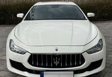 Maserati Ghibli 76.900 km 27.499 &euro; Dresden 01157