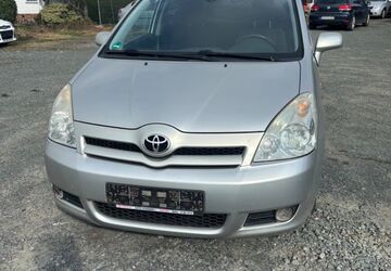 Toyota Corolla Verso 250.000 km 2.999 &euro; Eschhofen 65552