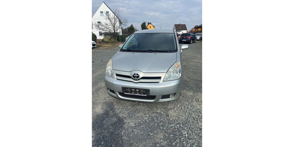 Toyota Corolla Verso 250.000 km 2.999 &euro; Eschhofen 65552