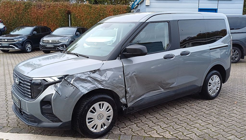 Ford Tourneo Courier 7.950 km 16.980 &euro; Essen 45307