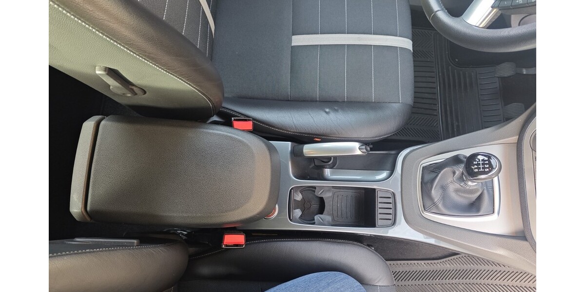 Ford Kuga 53.000 km 7.900 &euro; Trier 54290