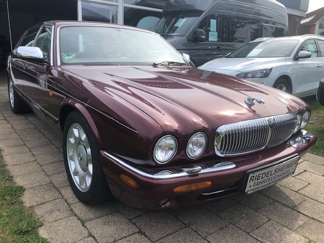 Jaguar Daimler 131.893 km 27.880 &euro; Zeven 27404
