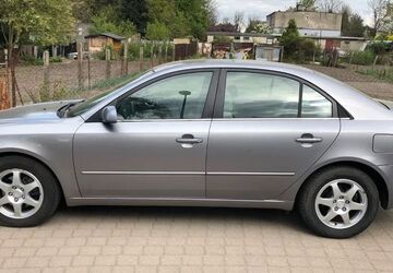 Hyundai SONATA 242.923 km 4.200 &euro; Frankfurt am Main 60325