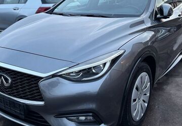 INFINITI Q30 124.000 km 12.400 &euro; Essingen­­­ 73457