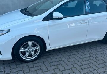 Toyota Auris 173.400 km 6.400 &euro; Baunatal 34225