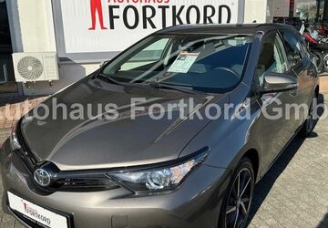 Toyota Auris 69.980 km 16.590 &euro; Bielefeld 33689