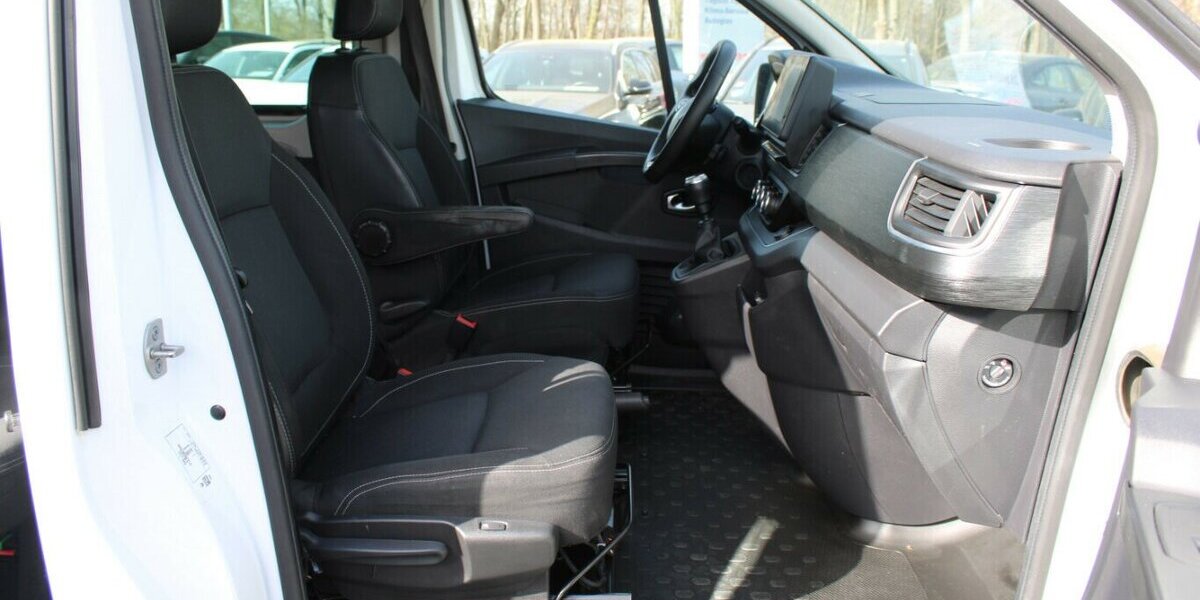 Renault Trafic Blue dCi 150 - 8-Sitzer - AHK - 124.312 km 23.980 &euro; Euskirchen 53881