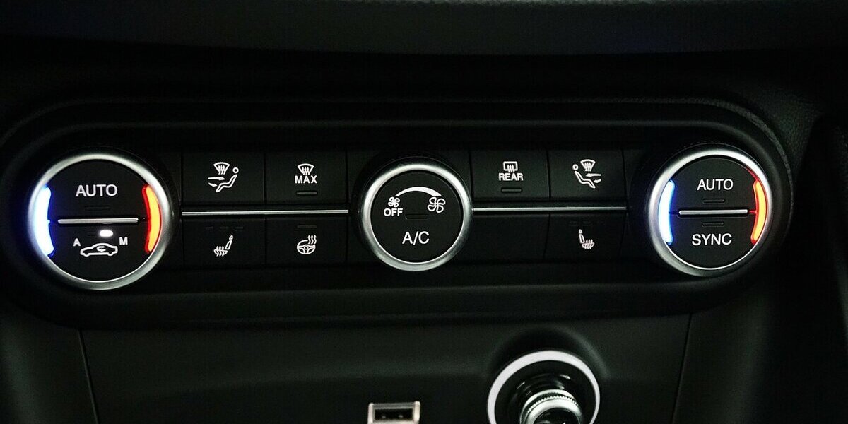Alfa Romeo Stelvio 2.2 D Competizione Q4 ALLRAD LEDER AHK 45.000 km 37.990 &euro; Lich 35423