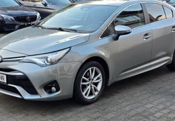 Toyota Avensis 83.000 km 16.890 &euro; Dresden 01309
