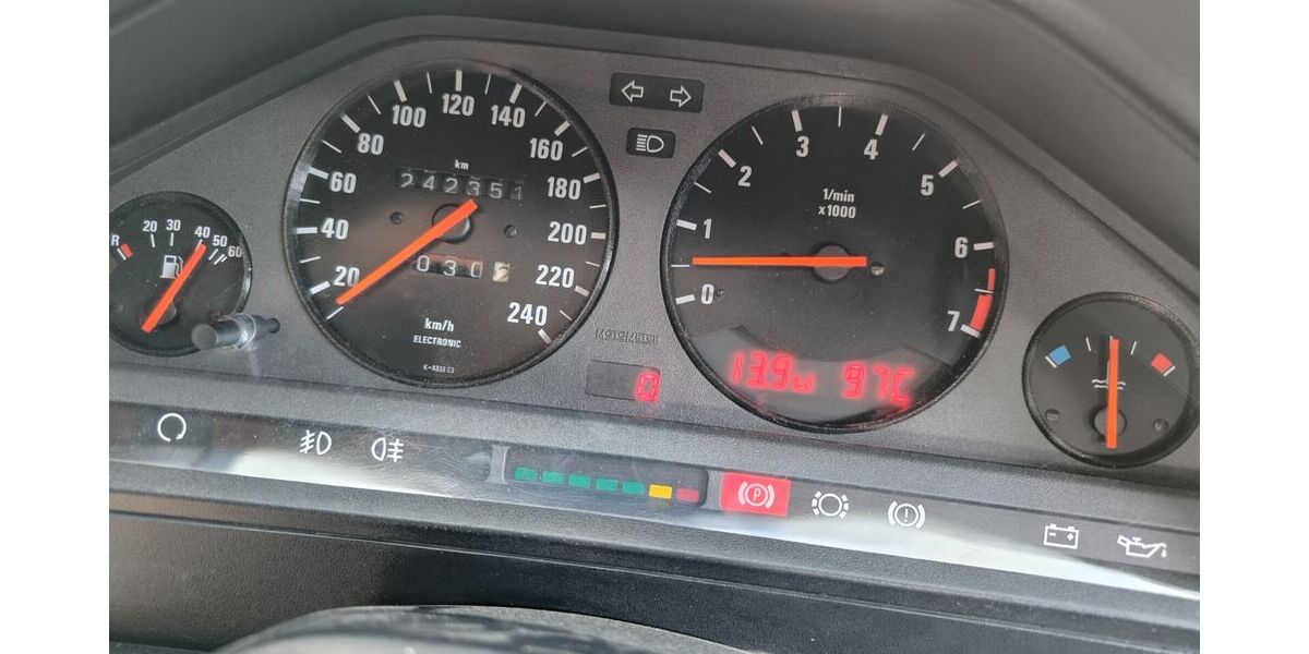 BMW E30 250.000 km 8.300 &euro; Ungarn 