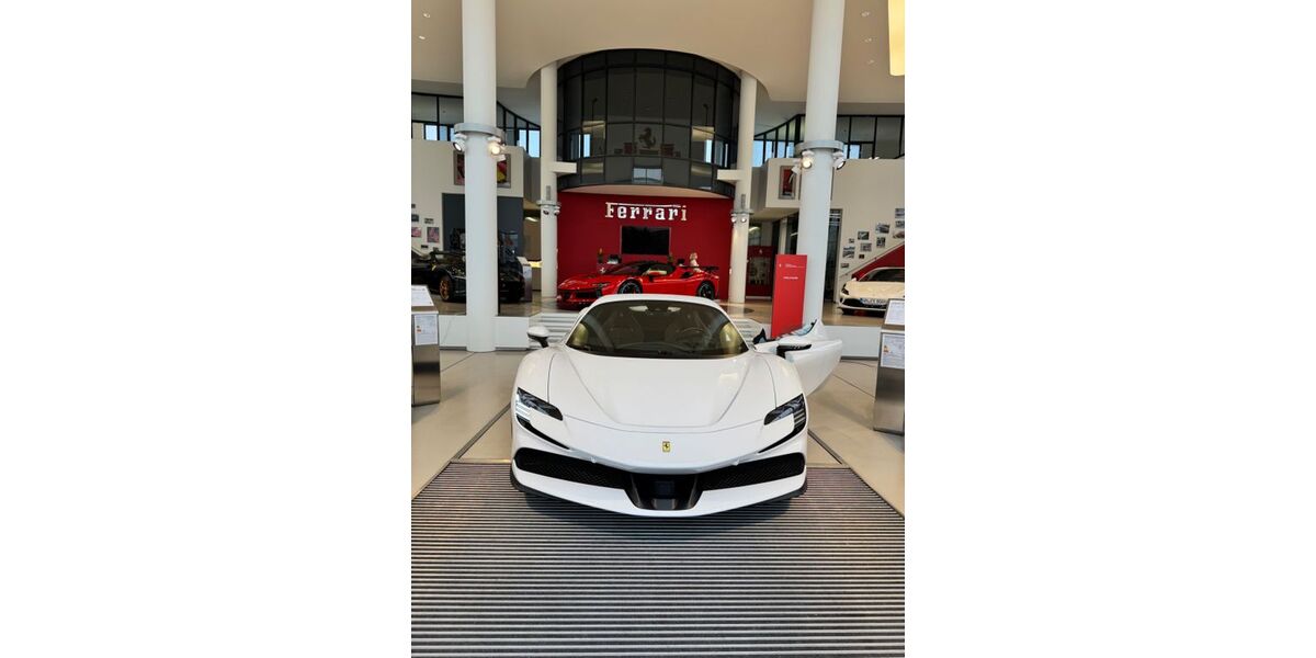 Ferrari SF90 5.000 km 449.000 &euro; Hennef 53773