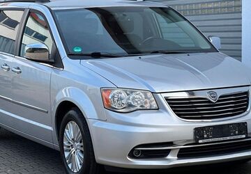 Lancia Voyager 114.105 km 11.990 &euro; Berlin 13088