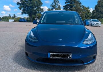 Tesla Model Y 18.000 km 40.999 &euro; Löwenstein 74245