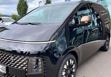 Hyundai STARIA 2.000 km 53.900 &euro; Cham 93413