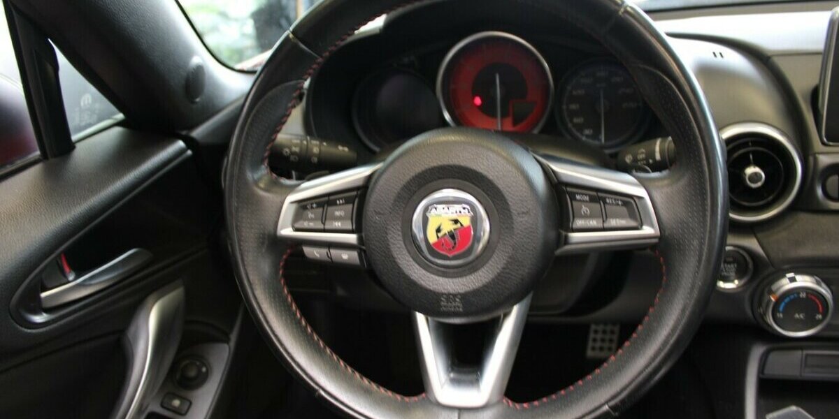Fiat 124 Spider Abarth Serie 0 Turismo 1.4 MultiAir Tur 70.994 km 23.980 &euro; Euskirchen 53881