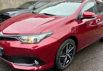 Toyota Auris 105.000 km 11.700 &euro; Saarbrücken - Burbach 66115