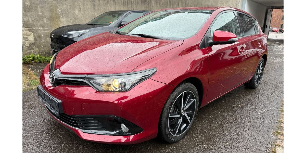 Toyota Auris 105.000 km 11.700 &euro; Saarbrücken - Burbach 66115