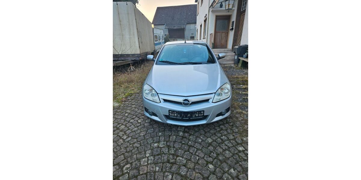 Opel Tigra 165.000 km 2.400 &euro; Wehretal 37287