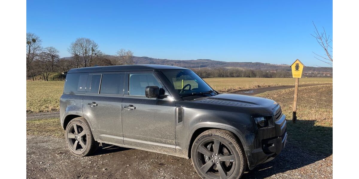 Land Rover Defender 18.400 km 89.900 &euro; Dresden 01257