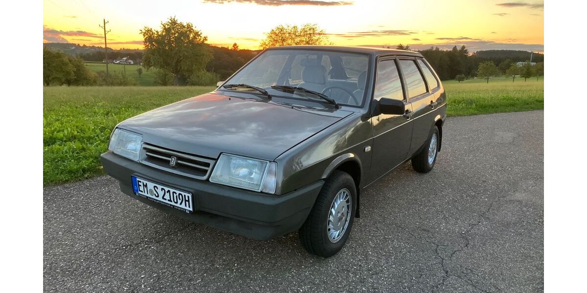 Lada Samara 16.000 km 7.900 &euro; Freiamt 79348