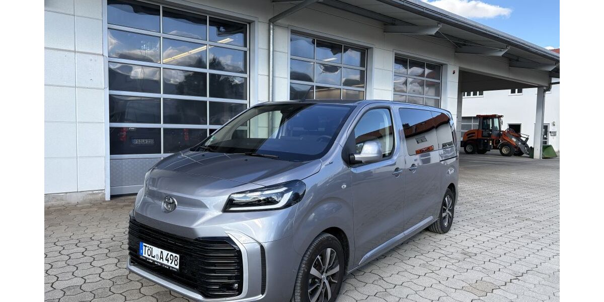 Toyota Proace (Verso) 3.000 km 46.490 &euro; Bad Tölz 83646