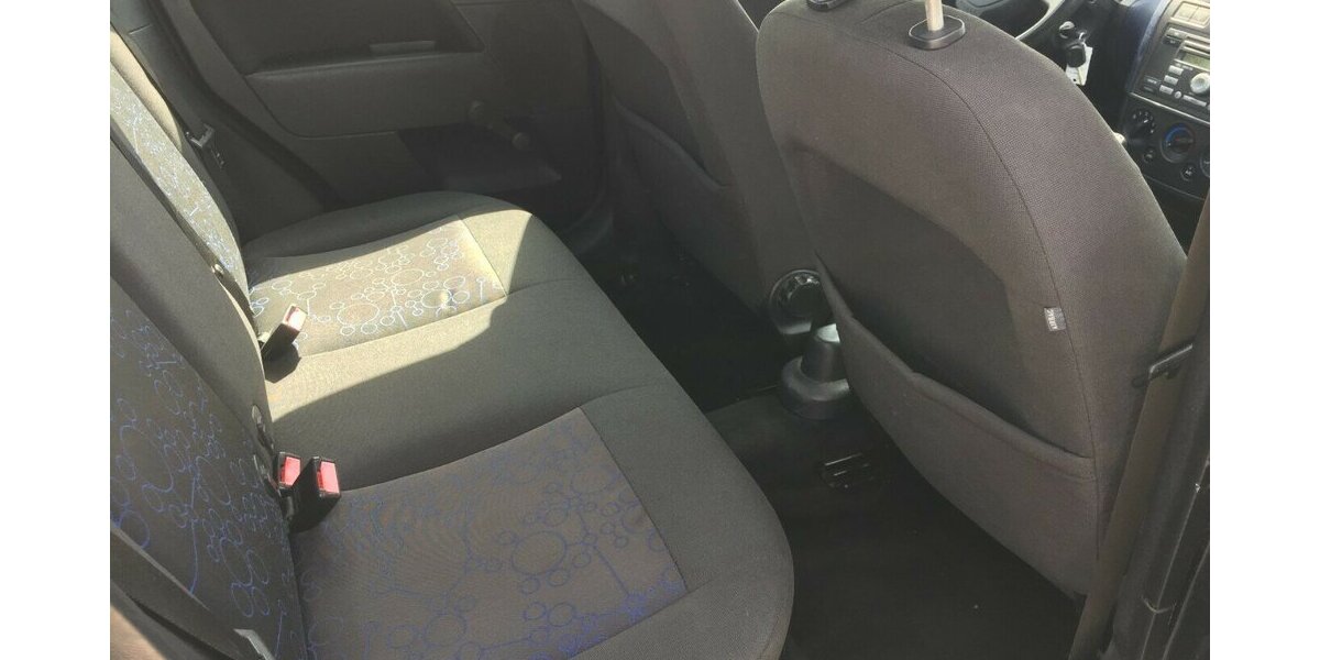 Ford Fiesta Ambiente,4 Türig,Tüv Neu! 136.000 km 2.990 &euro; Himmelkron 95502
