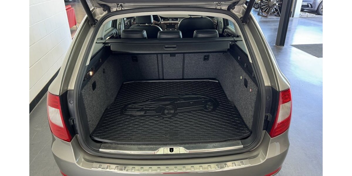 Skoda Superb Elegance elektr. Sitze & Panoramadach 104.000 km 9.999 &euro; Lich 35423