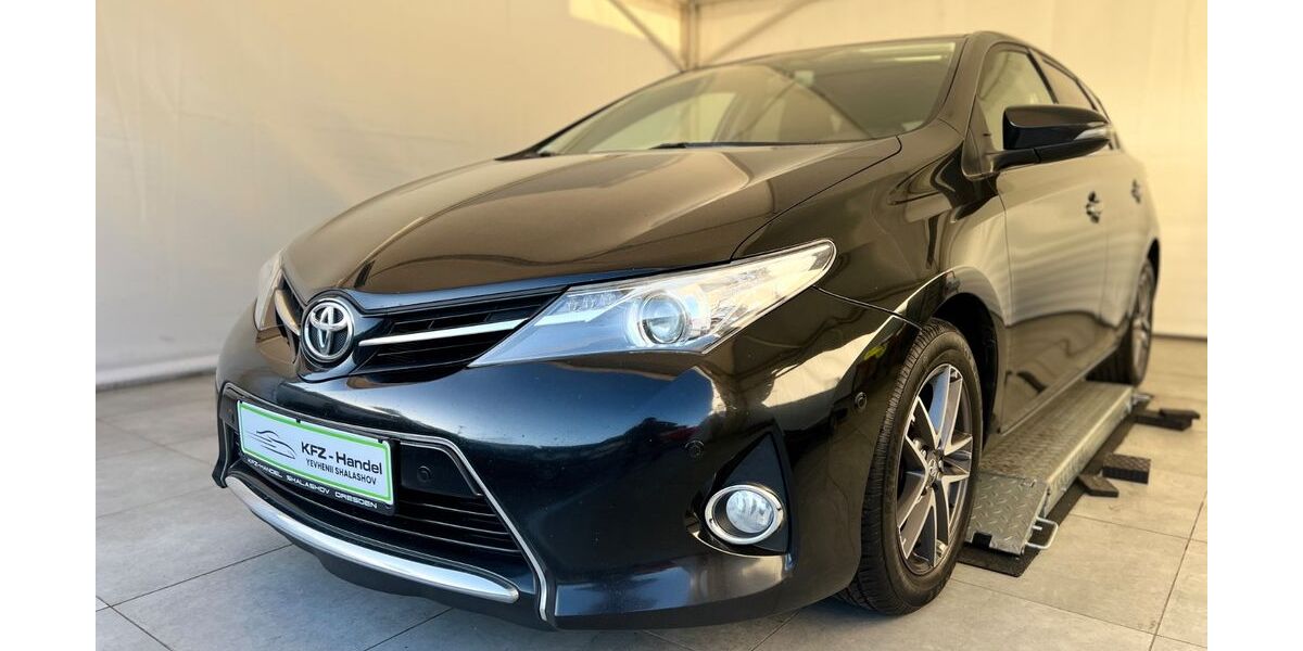 Toyota Auris 280.000 km 5.580 &euro; Dresden 01067