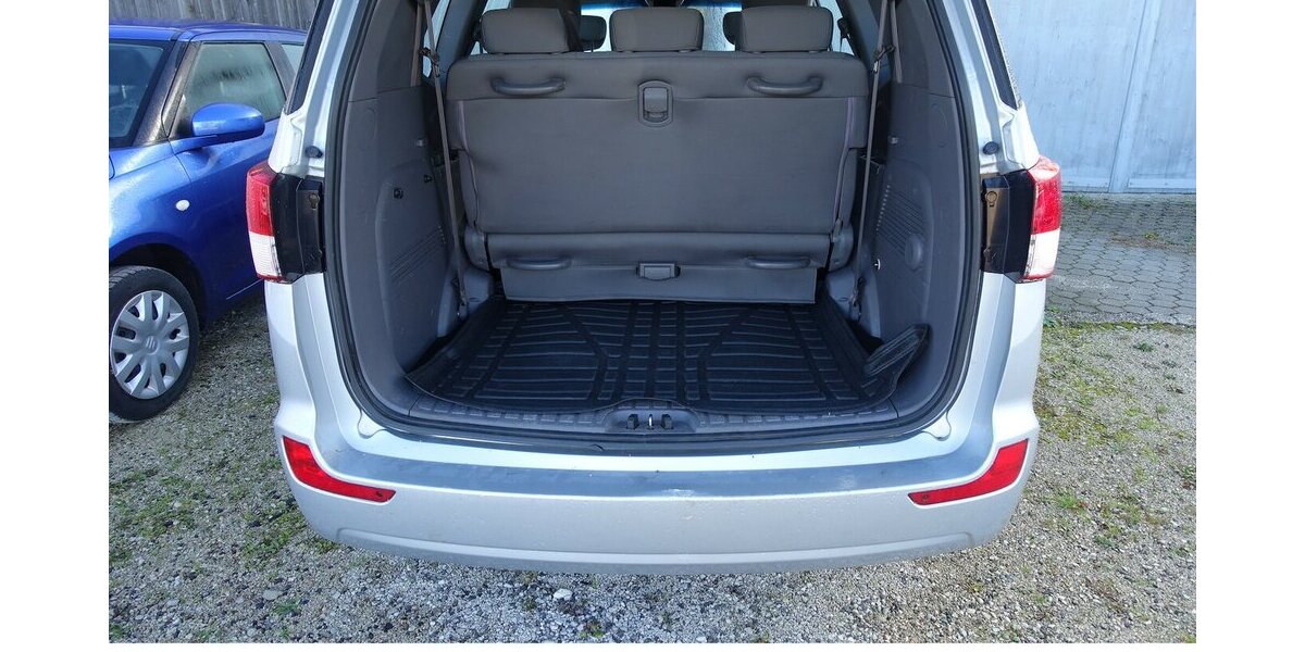 SsangYong Rodius 7-Sitzer Sitzheizung Ganzjahresreifen Alu 129.400 km 7.950 &euro; Neumarkt/OPf 92318