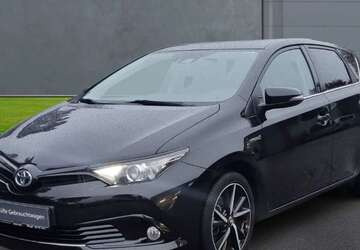 Toyota Auris 96.234 km 15.900 &euro; Wingst 21789