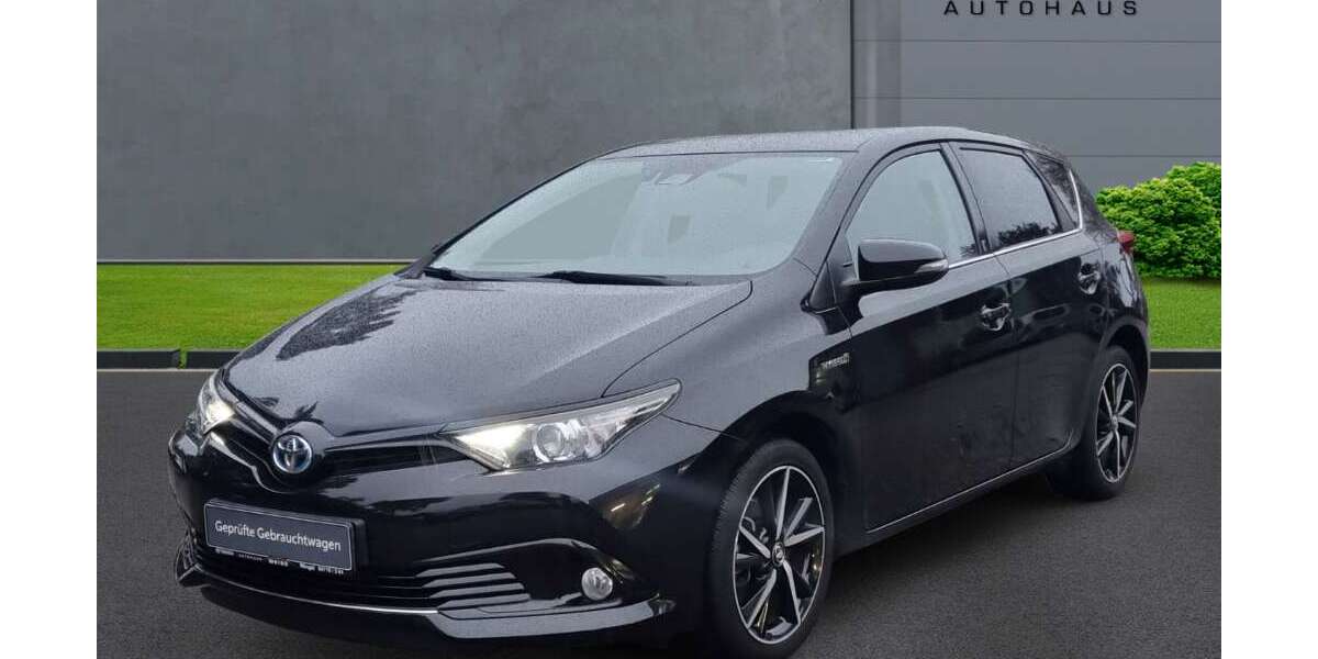 Toyota Auris 96.234 km 15.900 &euro; Wingst 21789