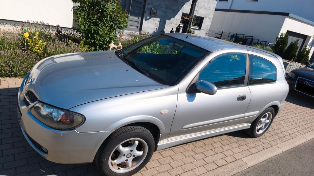 Nissan Almera 86.000 km 2.500 &euro; Walldürn 74731