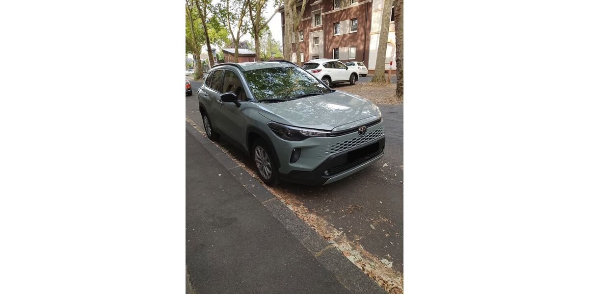 Toyota Corolla Cross 12.500 km 29.950 &euro; Goldbach 63773