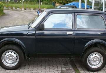 Lada 4x4 87.959 km 8.200 &euro; Belgershain OT Threna 04683