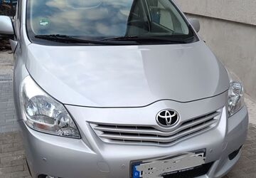 Toyota Verso 165.000 km 5.665 &euro; Amöneburg 35287